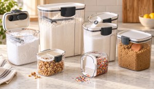 Integrated accessories included with the Progressive ProKeeper baking containers